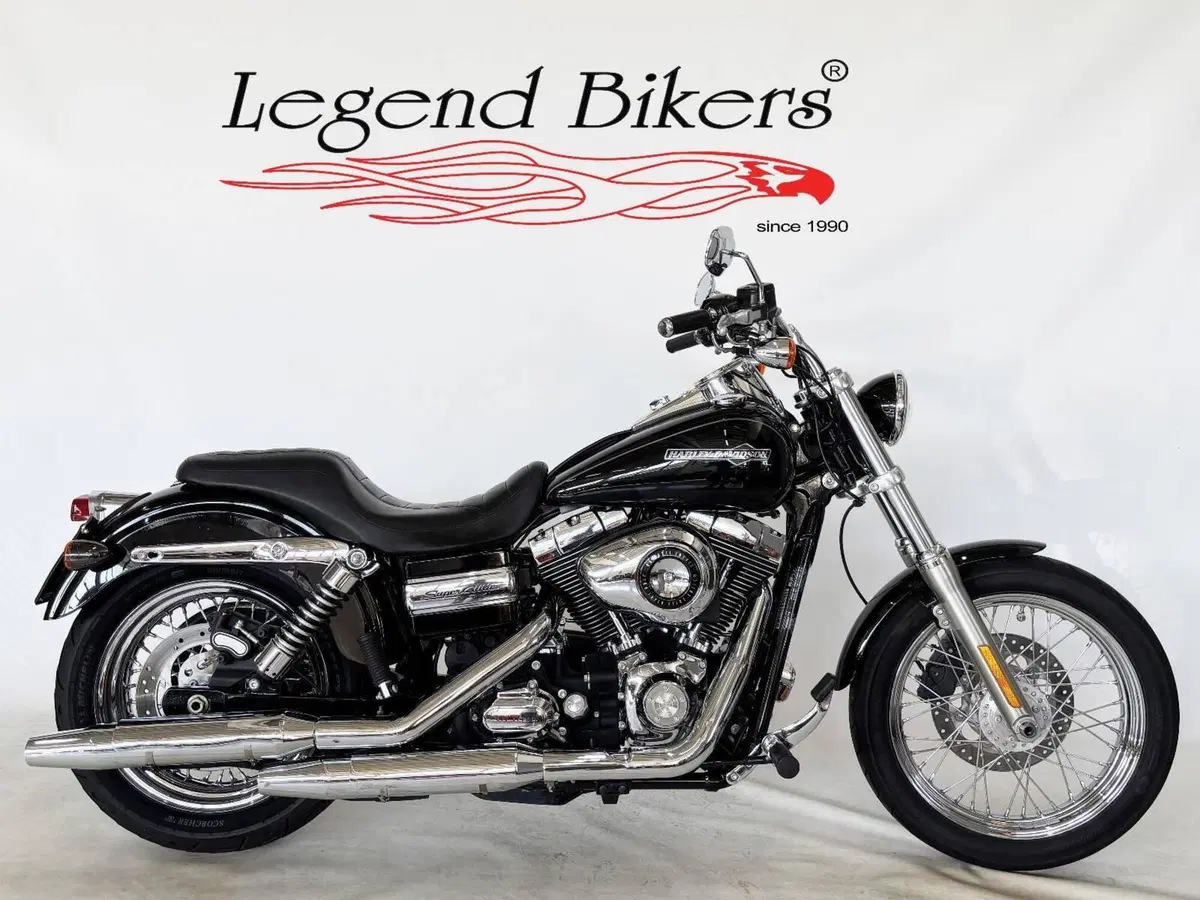 Harley-Davidson 1584 Super Glide Custom (2008 - 13) - FXDC