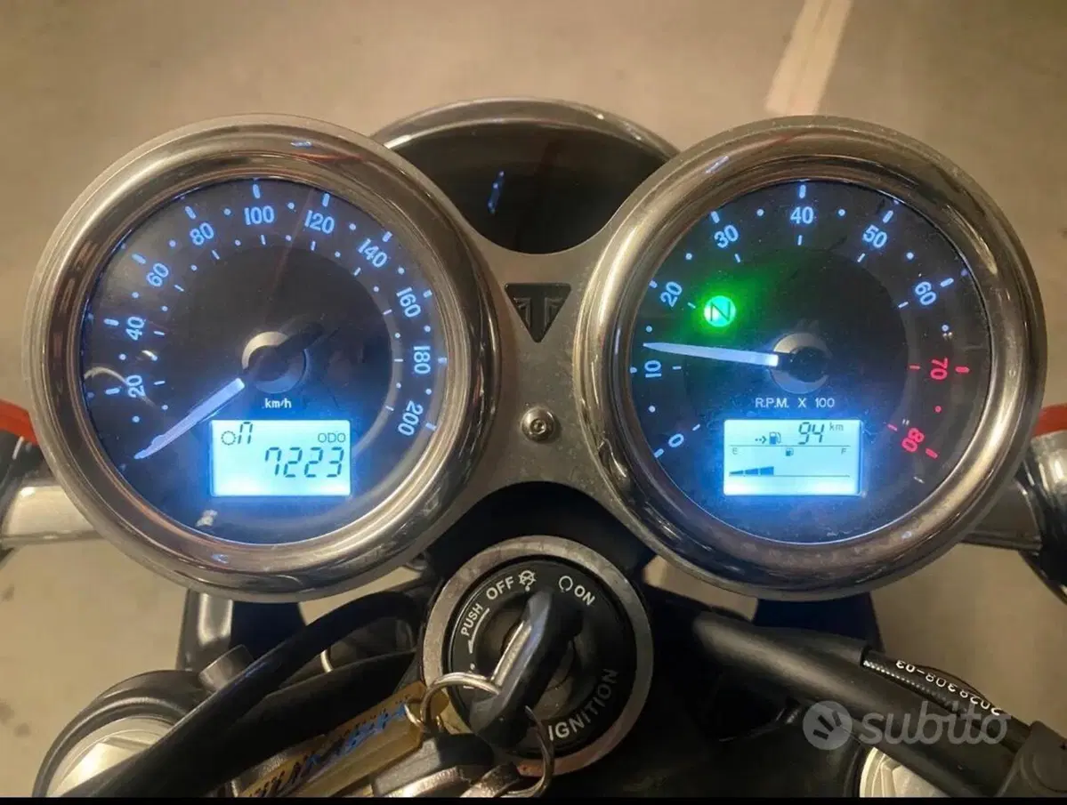 Triumph Bonneville T100 (2017 - 20) (2)