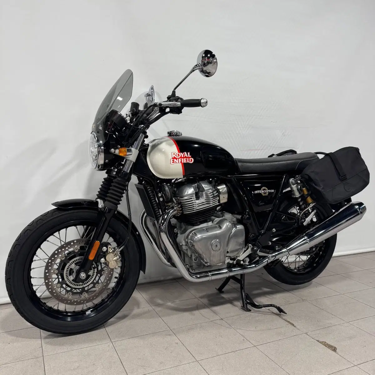 Royal Enfield Interceptor 650 (2021 - 26) (2)