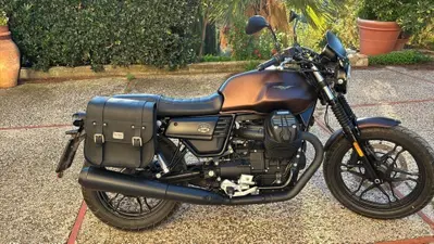 Moto Guzzi V7 III Stone Night Pack (2019 - 20) usata