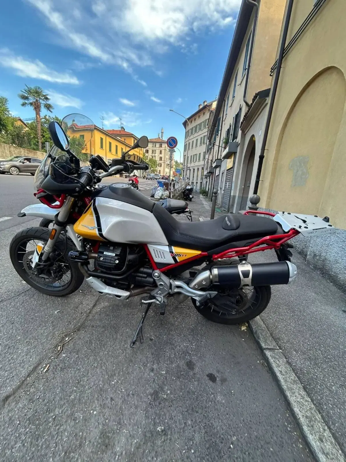 Moto Guzzi V85 TT (2019 - 20) (2)