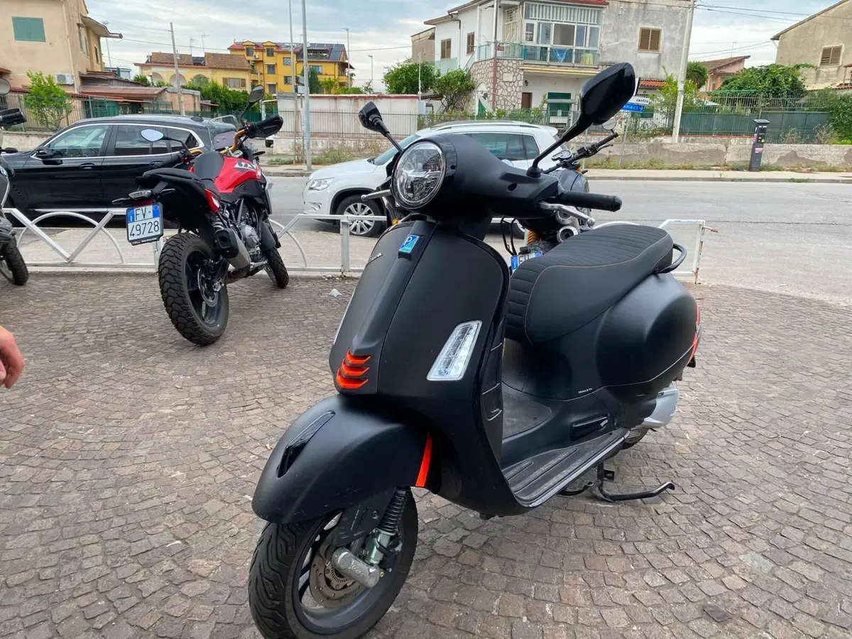 Vespa GTS 300 Super Sport (2023 - 24) (4)
