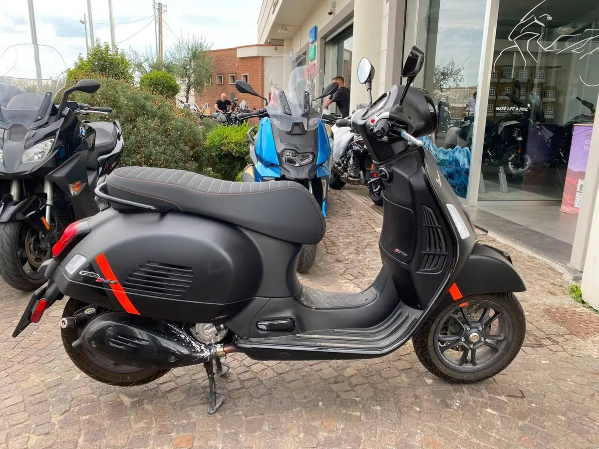 Vespa GTS 300 Super Sport (2023 - 24)