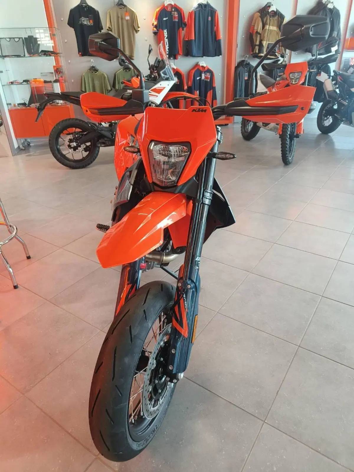 KTM 690 SMC R (2026) (3)