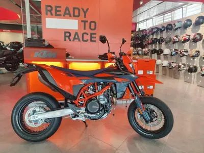 KTM 690 SMC R (2026) nuova