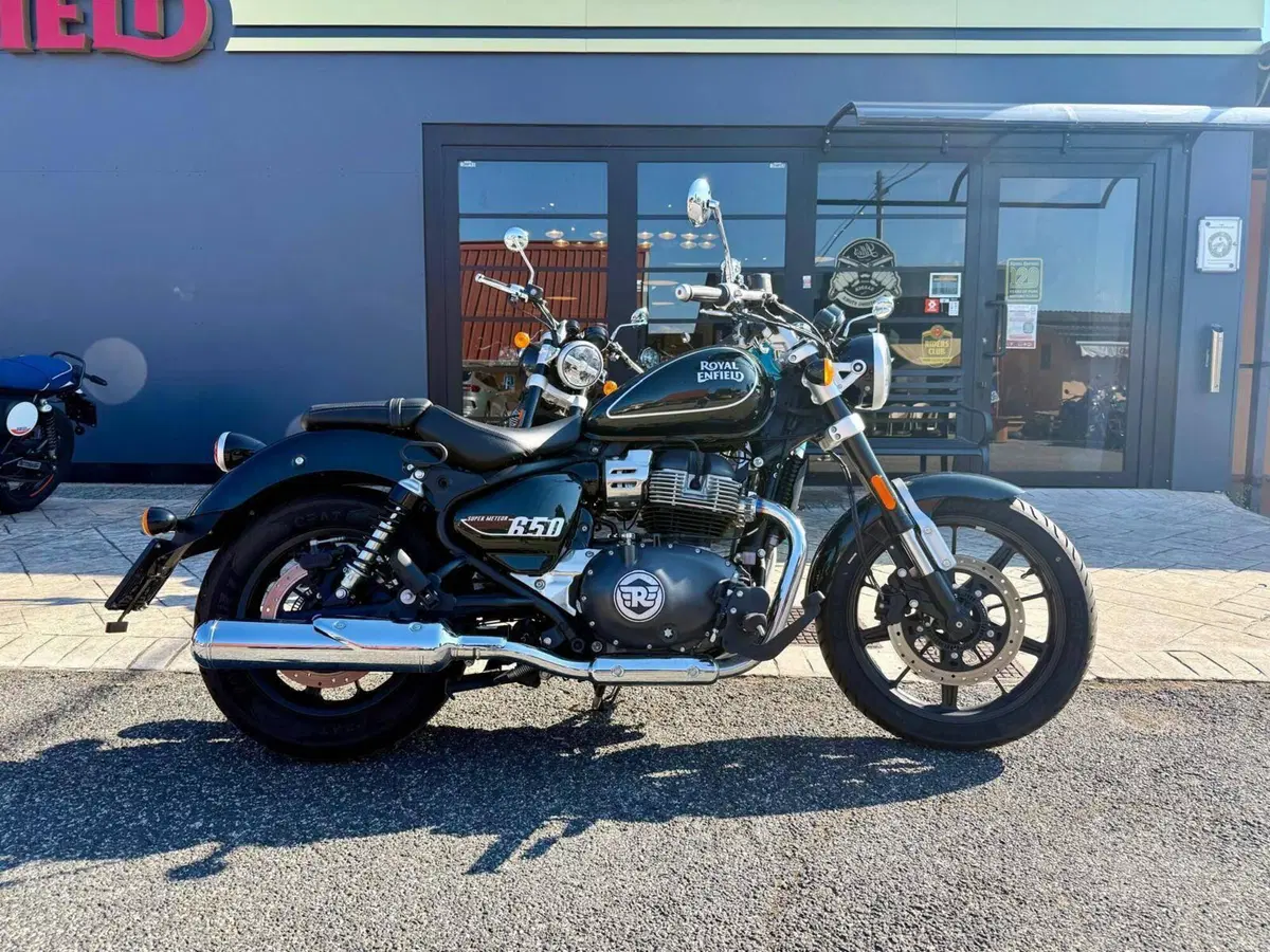 Royal Enfield Super Meteor 650 (2023 - 26) (3)