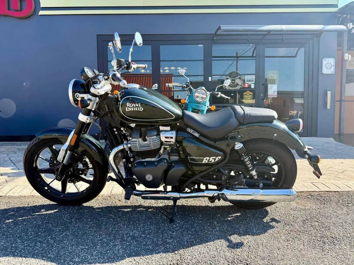Royal Enfield Super Meteor 650 (2023 - 26) (2)