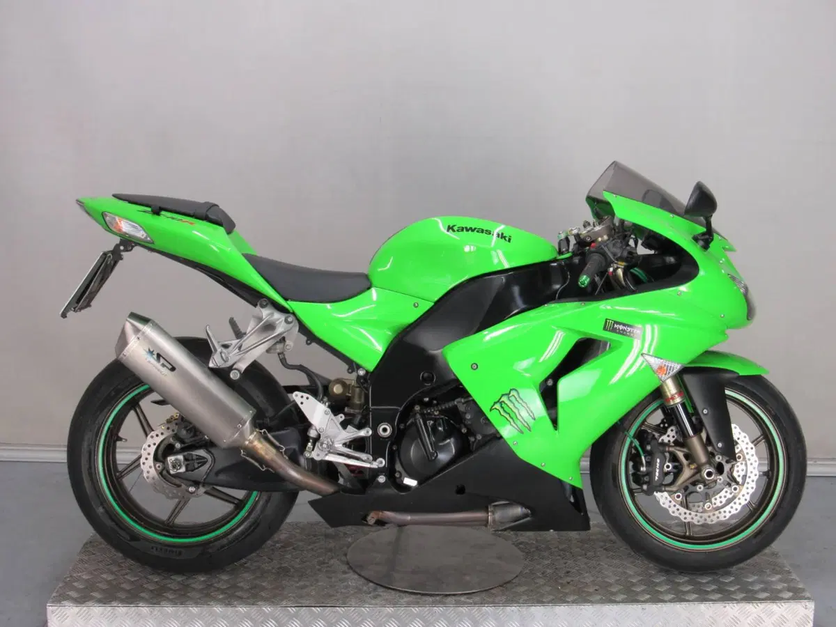 Kawasaki Ninja 1000 ZX-10R (2006 - 07) (2)