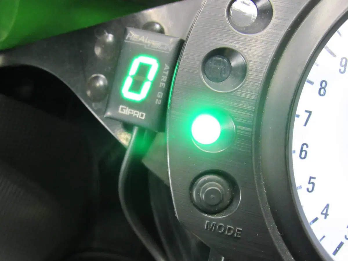 Kawasaki Ninja 1000 ZX-10R (2006 - 07) (14)