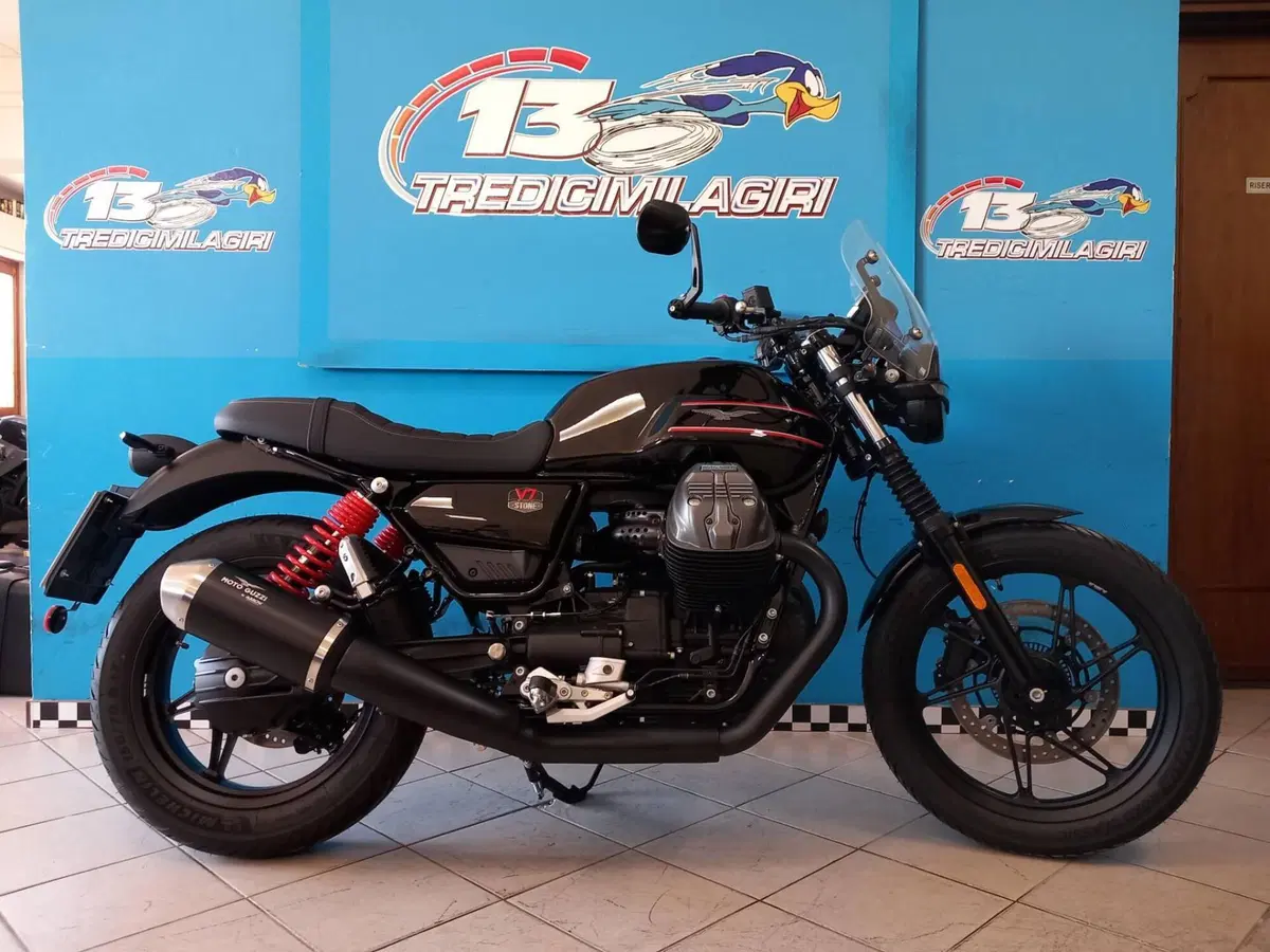 Moto Guzzi V7 Stone Special Edition (2022 - 25)
