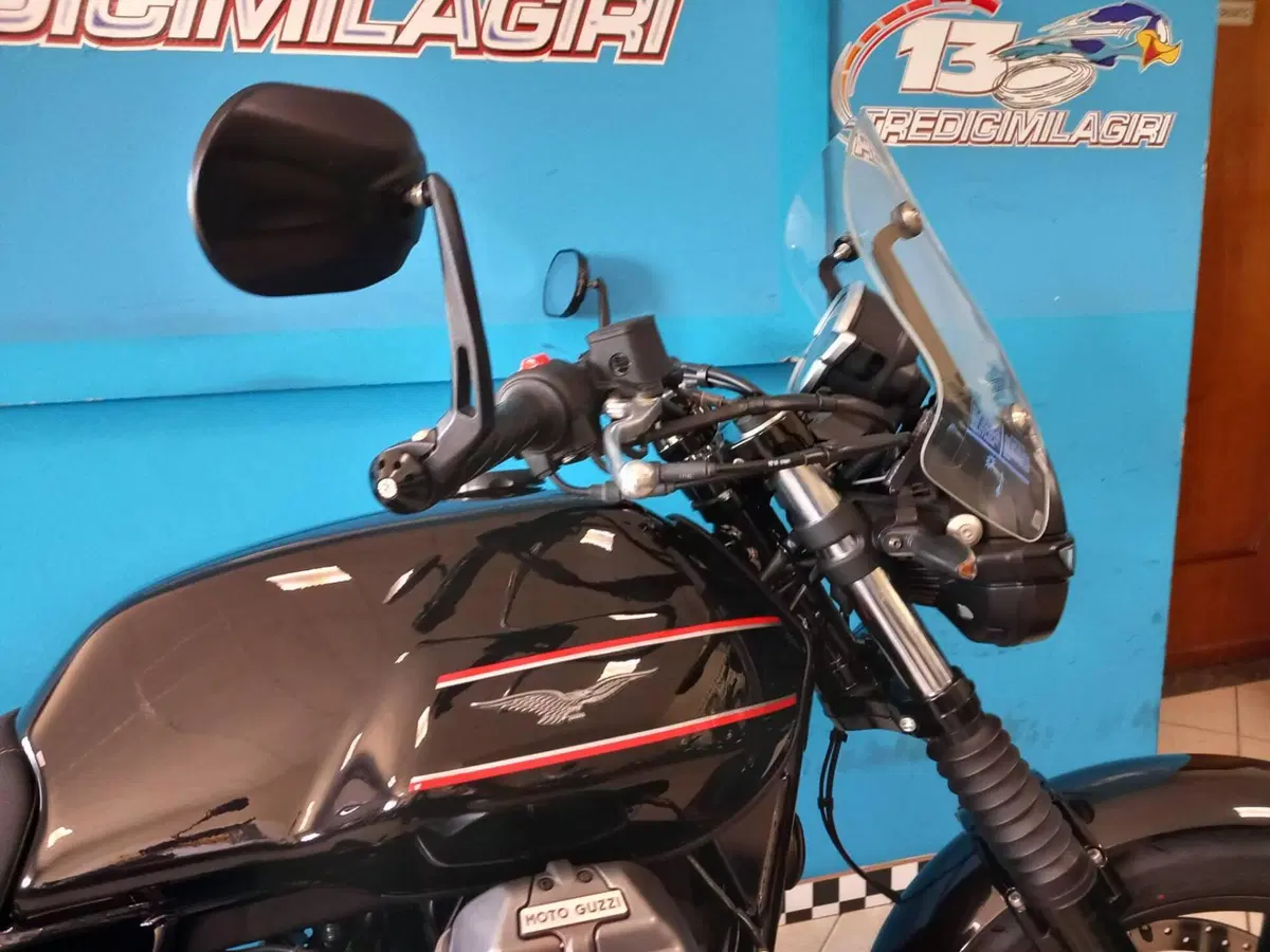 Moto Guzzi V7 Stone Special Edition (2022 - 25) (19)