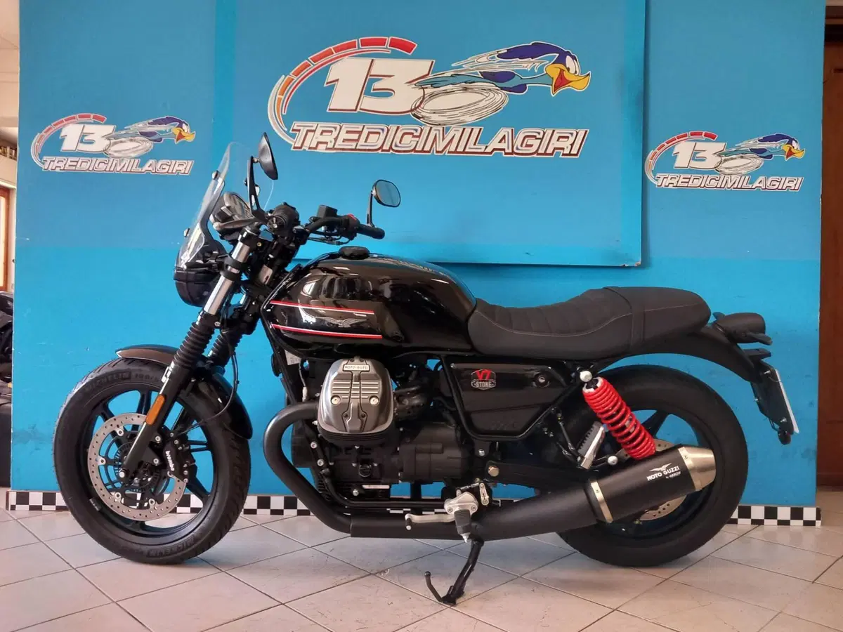 Moto Guzzi V7 Stone Special Edition (2022 - 25) (4)