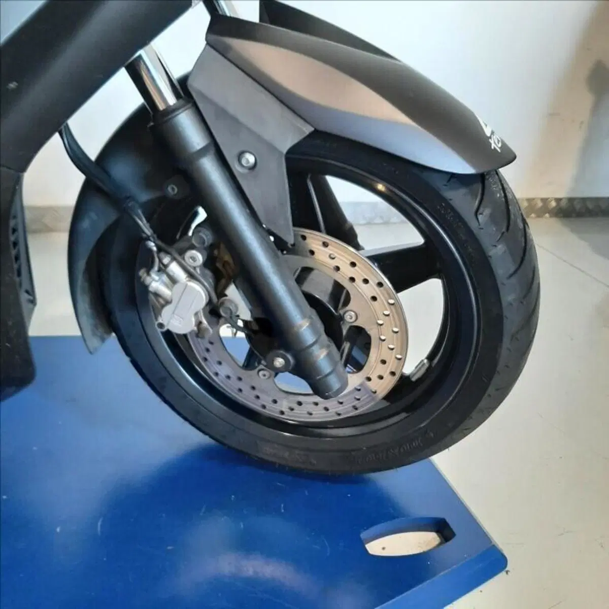 Yamaha X-Max 250 Sport (2011 - 13) (3)