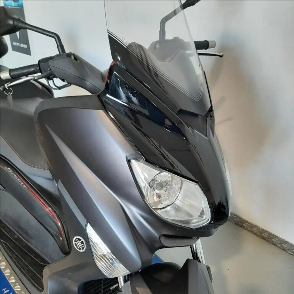 Yamaha X-Max 250 Sport (2011 - 13) (4)