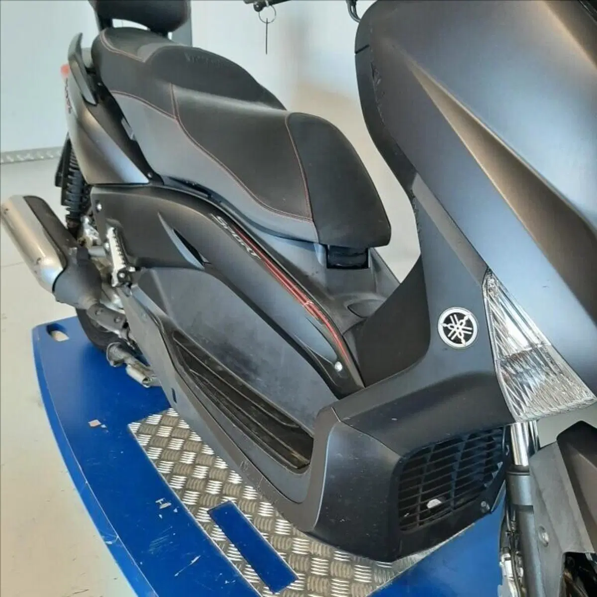 Yamaha X-Max 250 Sport (2011 - 13) (5)