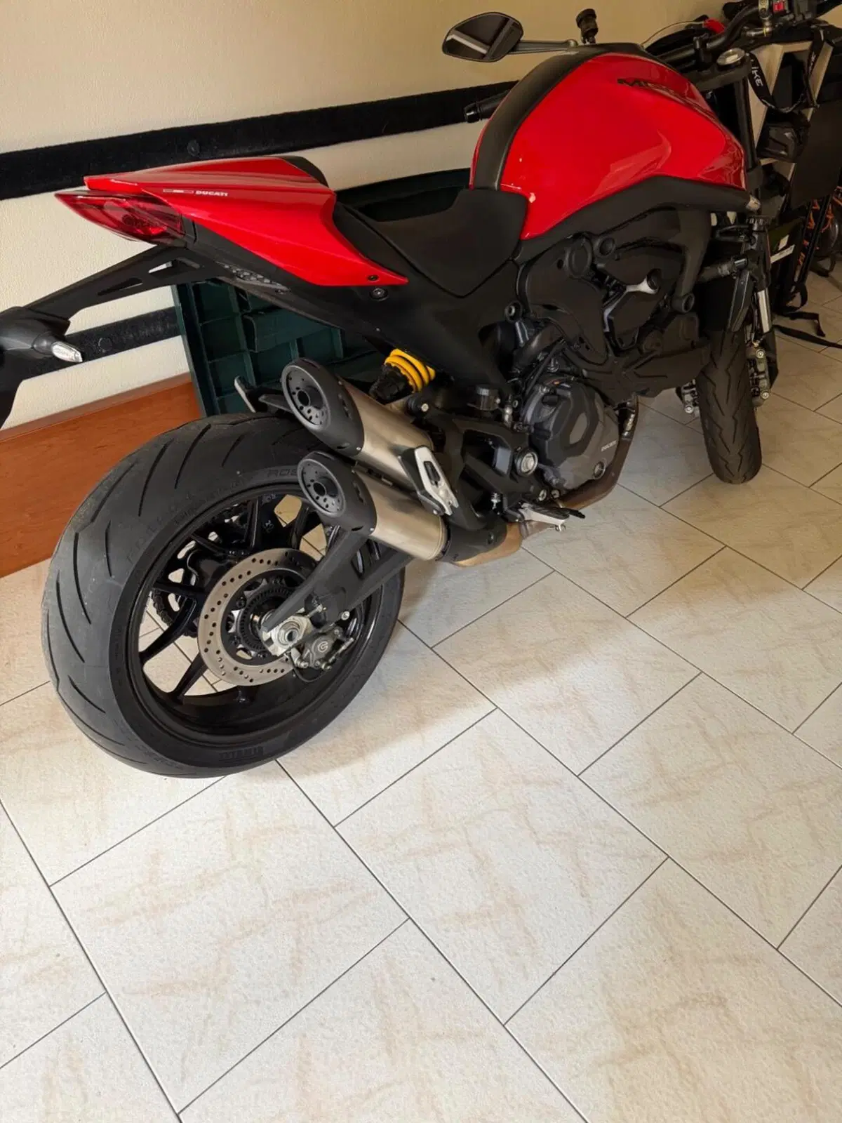 Ducati Monster 937 + (2021 - 25) (2)