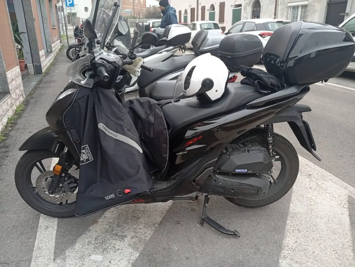 Honda SH 150i Sport (2024 - 25) (3)