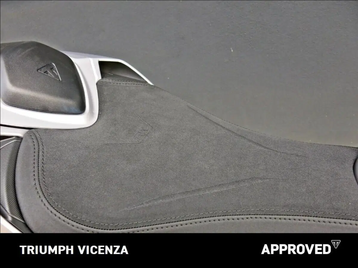 Triumph Street Triple 765 RX (2026) (9)