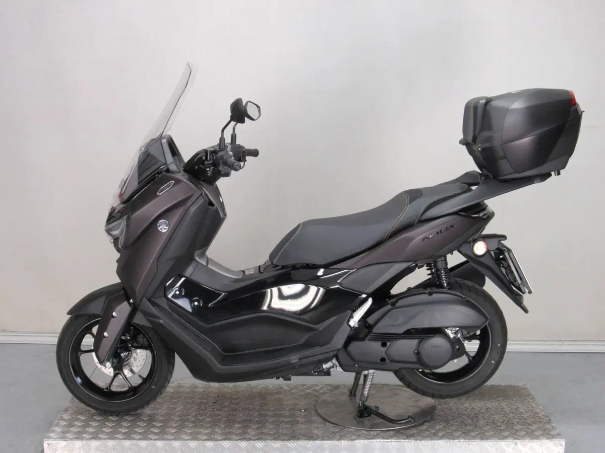 Yamaha N-Max 125 Tech Max (2025 - 26) (5)