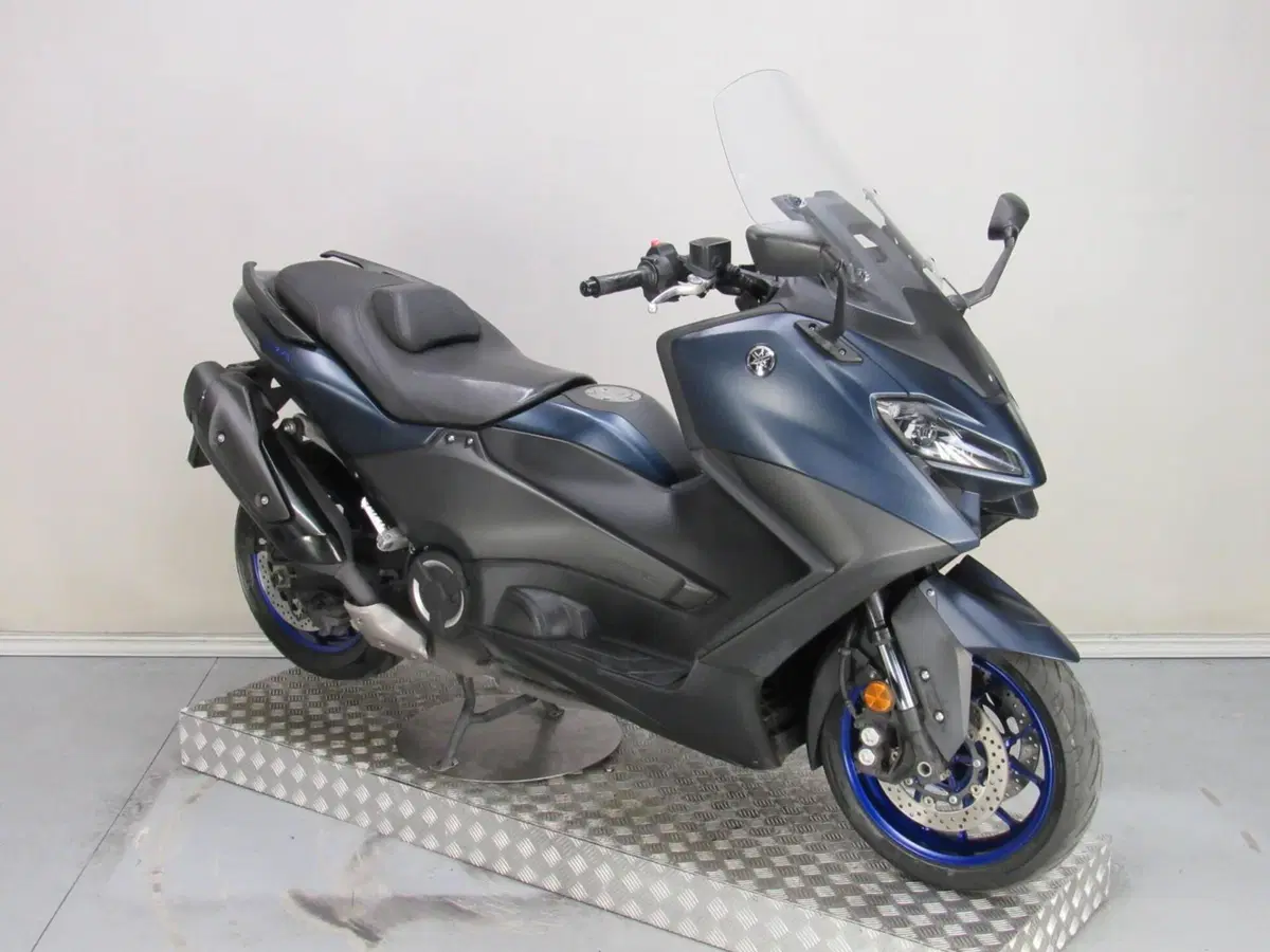 Yamaha T-Max 560 (2022 - 24) (3)