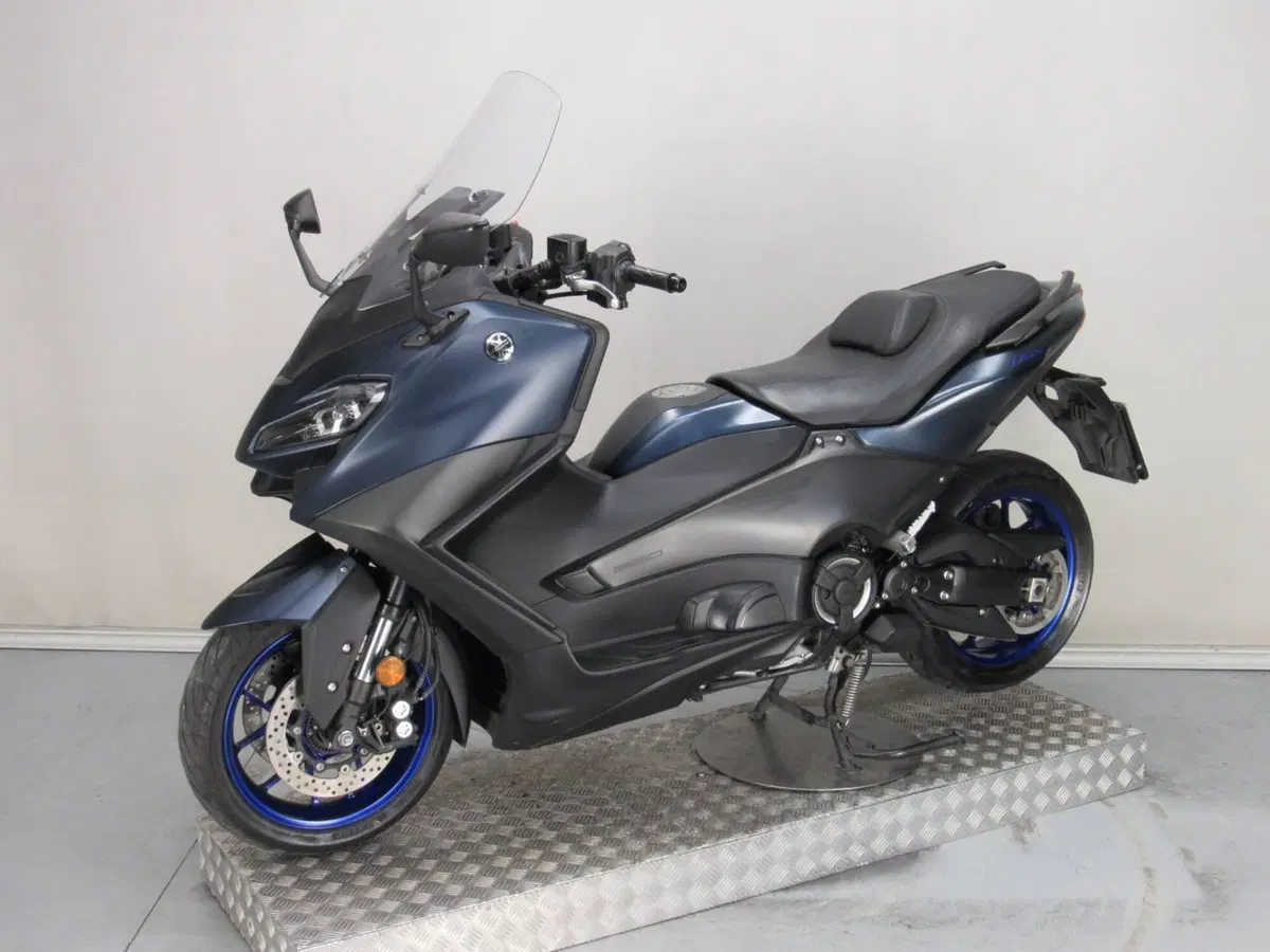 Yamaha T-Max 560 (2022 - 24) (4)