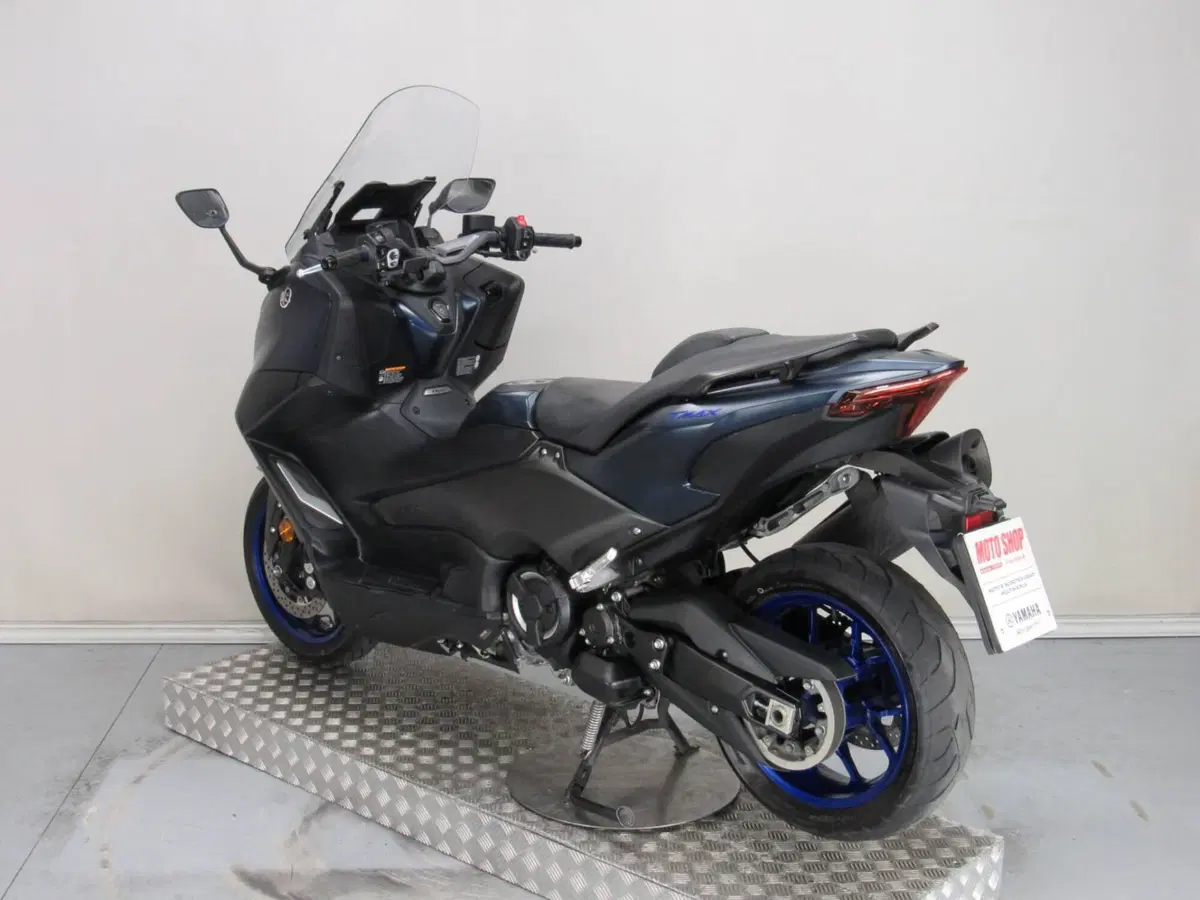 Yamaha T-Max 560 (2022 - 24) (6)