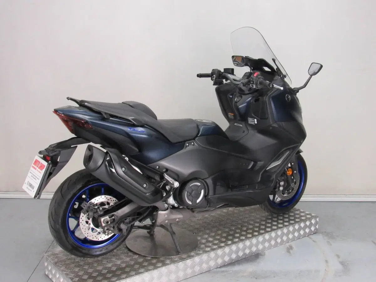 Yamaha T-Max 560 (2022 - 24) (7)