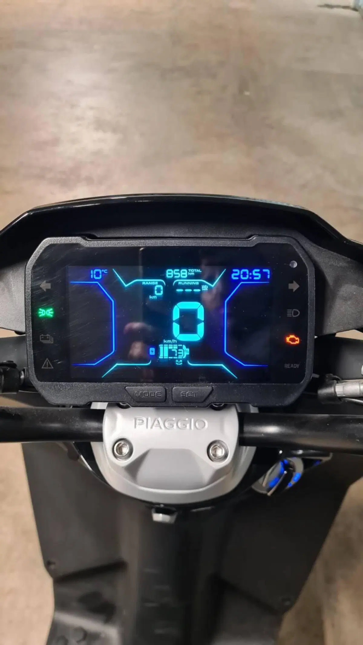 Piaggio 1 Active (2022 - 26) (6)