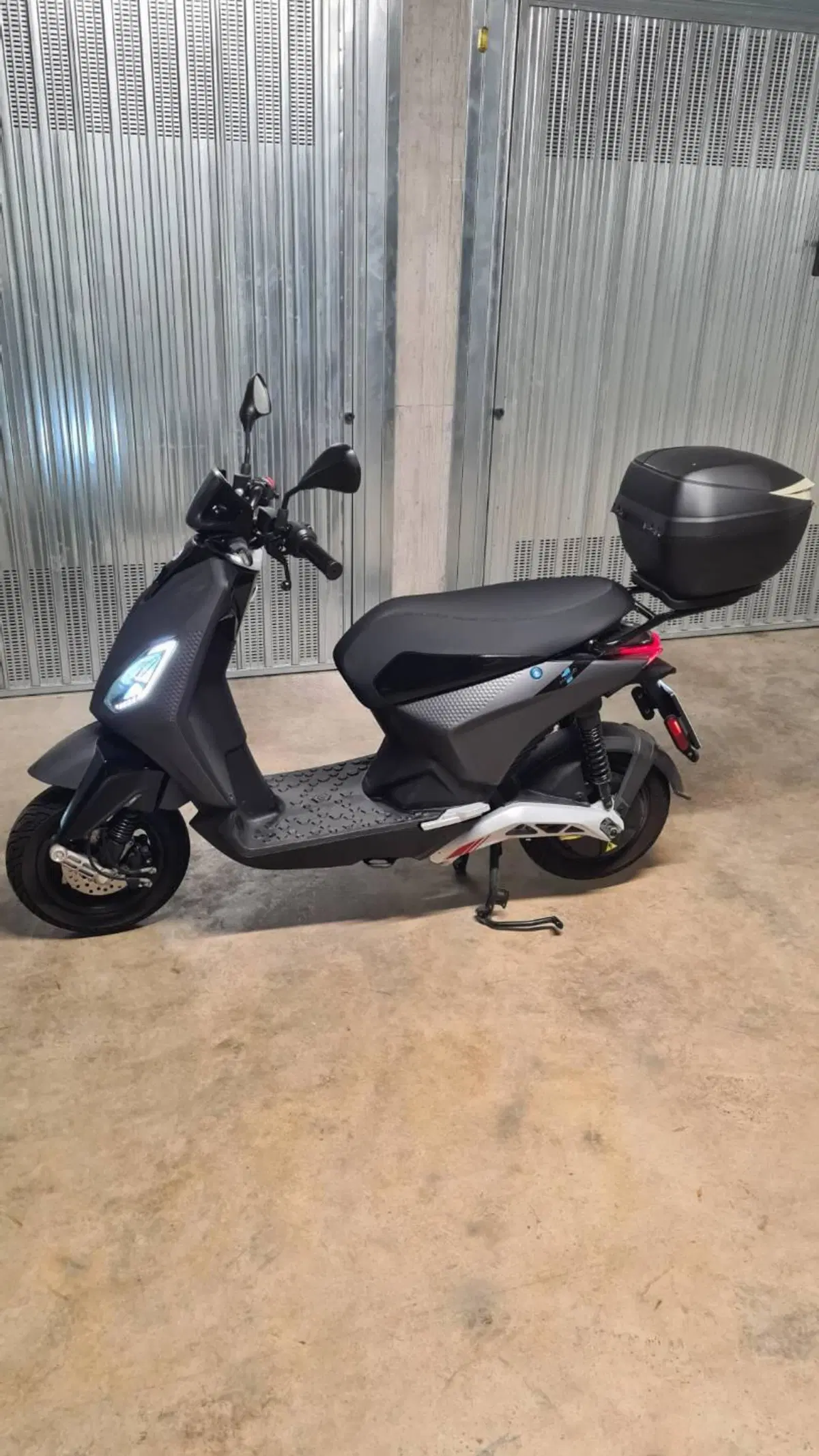 Piaggio 1 Active (2022 - 26) (8)