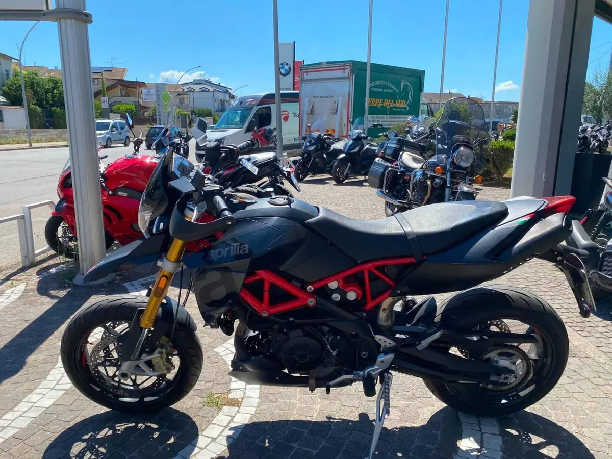 Aprilia Dorsoduro 900 (2017 - 20) (2)