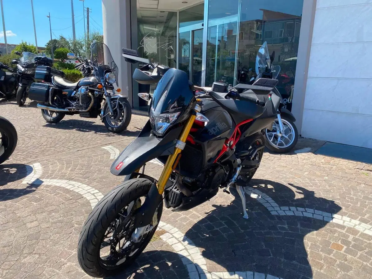 Aprilia Dorsoduro 900 (2017 - 20) (4)