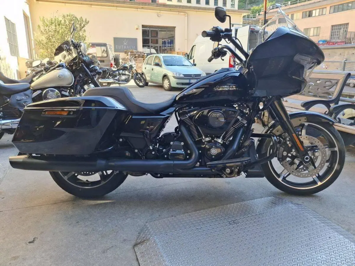 Harley-Davidson Road Glide (2024 - 26)