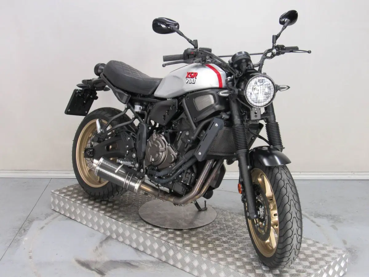 Yamaha XSR 700 XTribute (2022 - 24) (3)