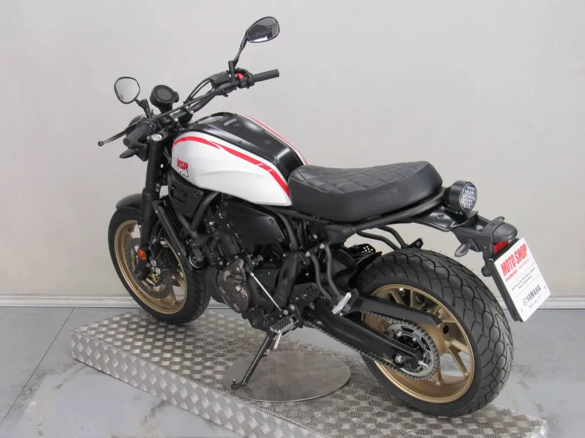 Yamaha XSR 700 XTribute (2022 - 24) (6)