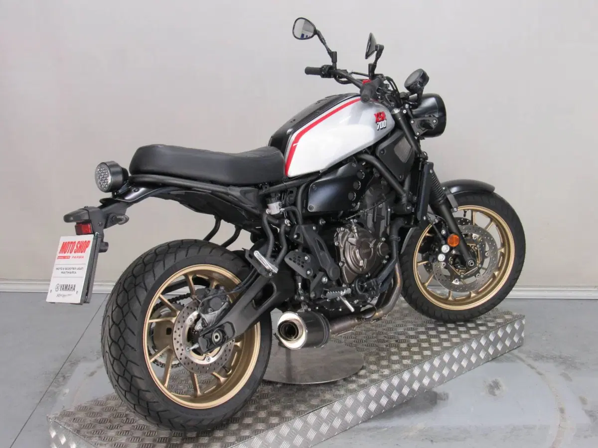 Yamaha XSR 700 XTribute (2022 - 24) (7)
