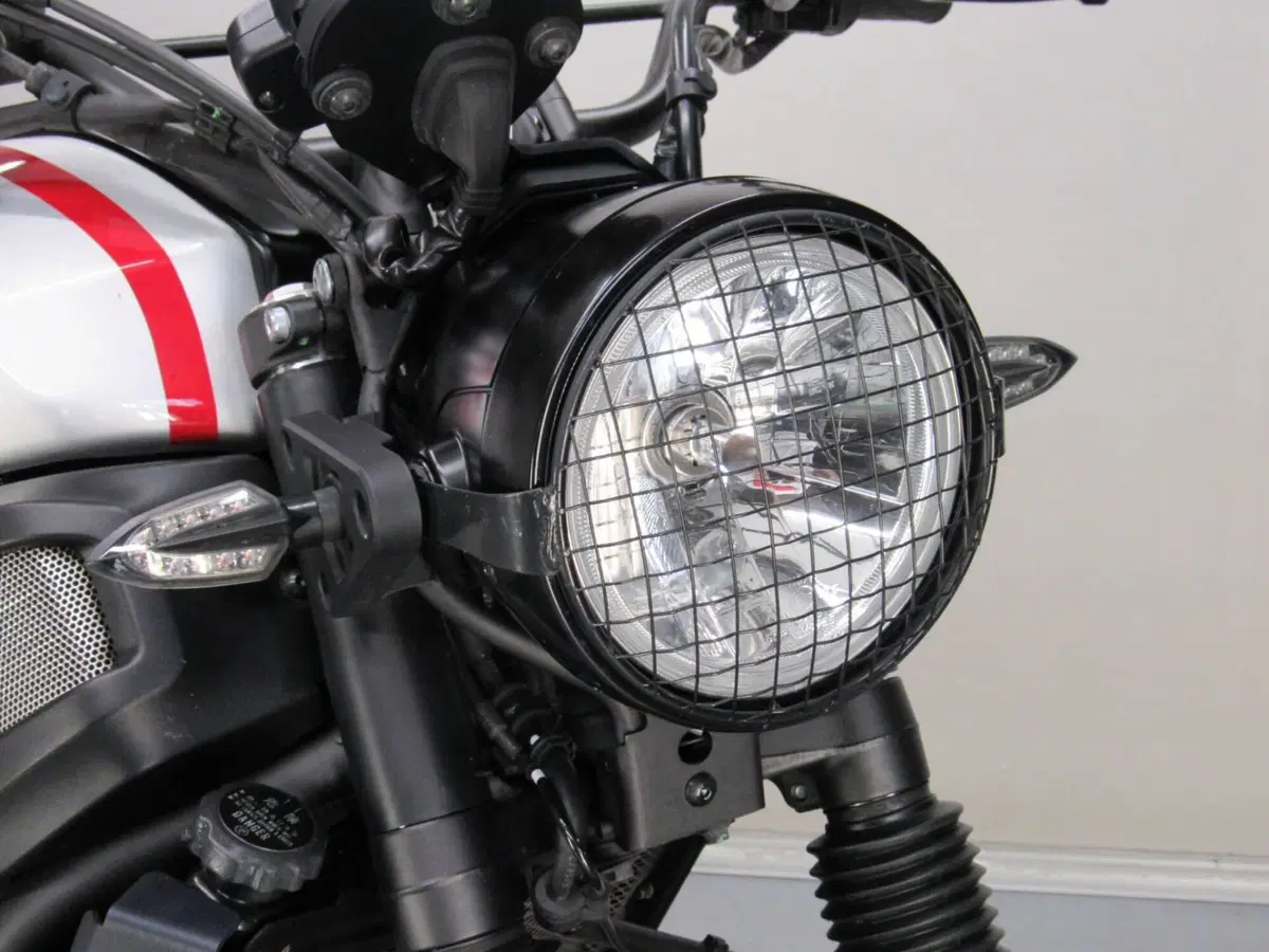 Yamaha XSR 700 XTribute (2022 - 24) (10)