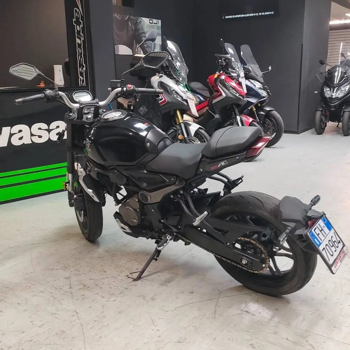 Voge Trofeo 300AC (2021 - 26) (5)