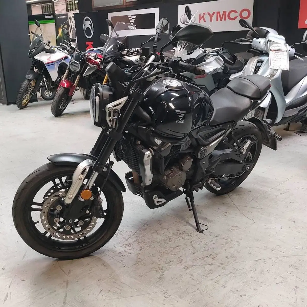 Voge Trofeo 300AC (2021 - 26) (7)
