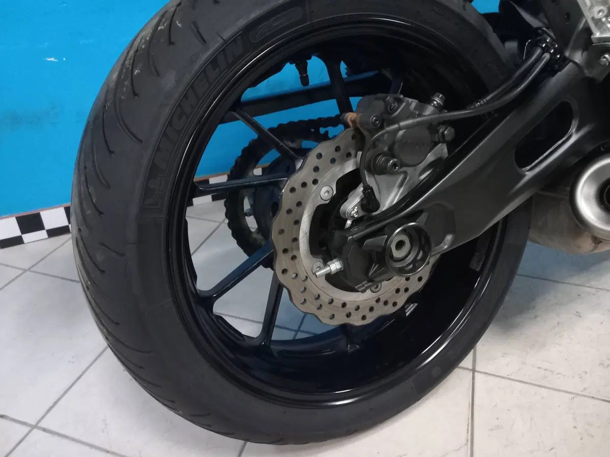 Yamaha XSR 700 ABS (2016 - 20) (14)