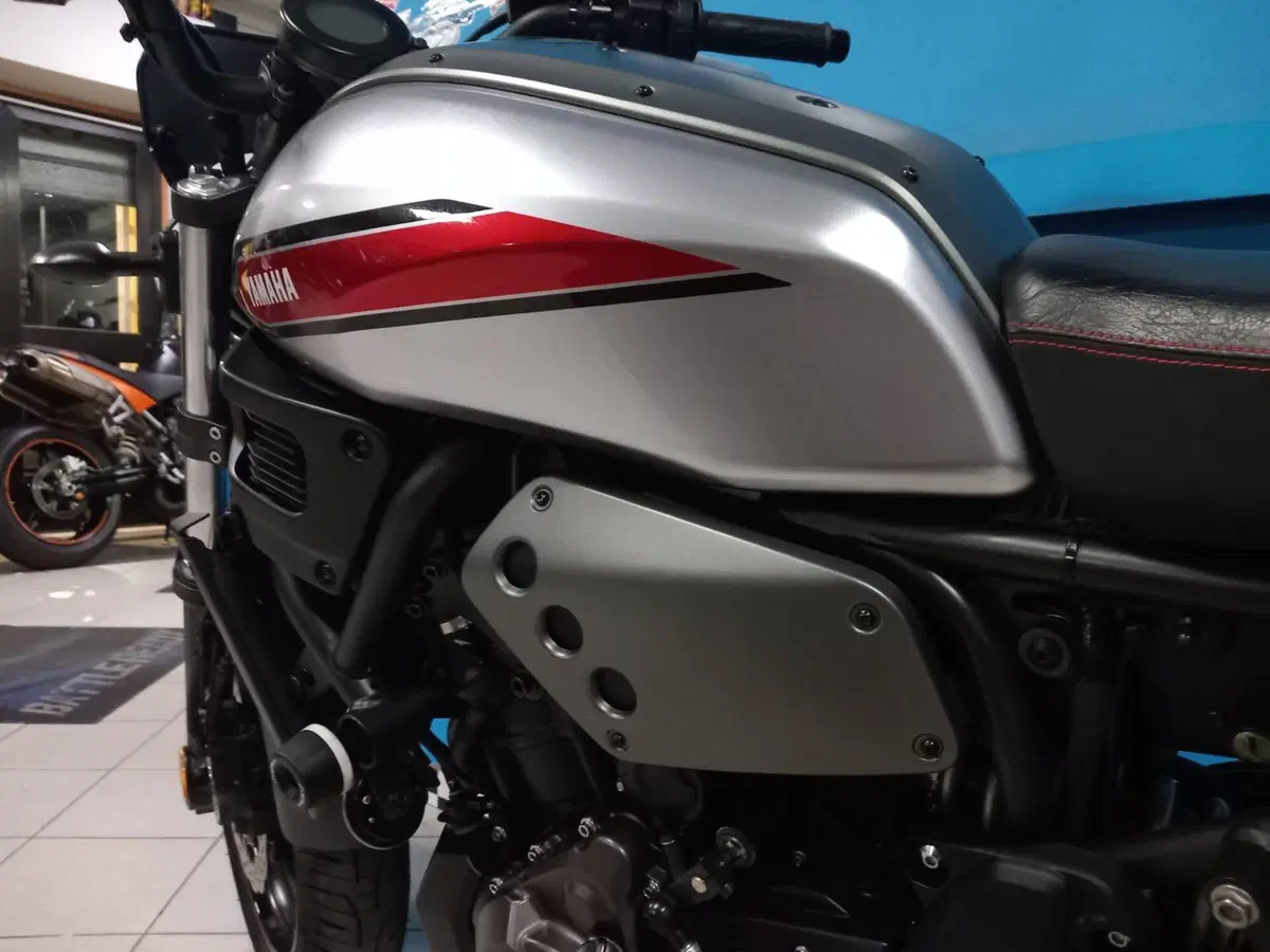 Yamaha XSR 700 ABS (2016 - 20) (11)