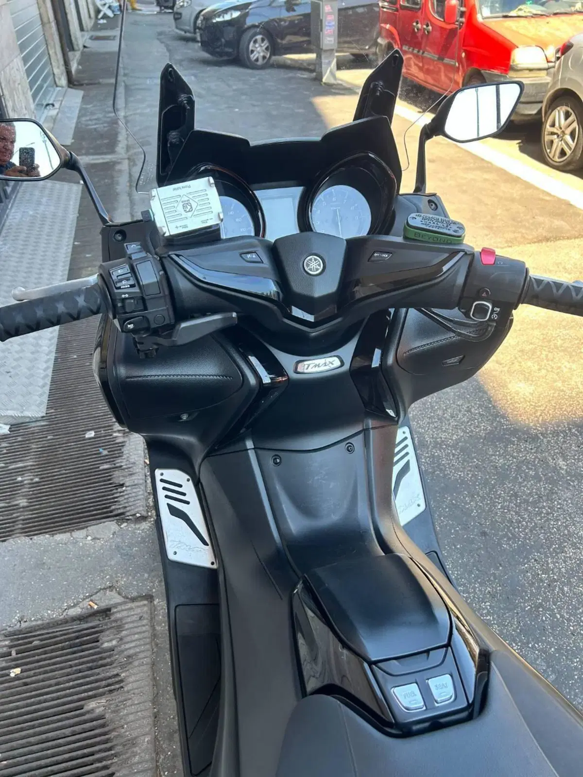 Yamaha T-Max 530 (2017 - 19) (6)