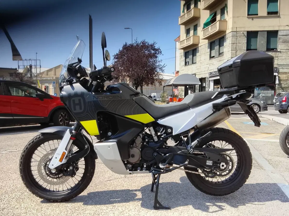 Husqvarna Norden 901 (2022 - 26)
