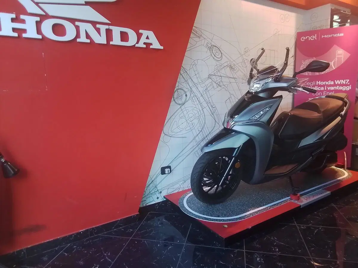 Honda Forza 750 DCT (2021 - 24) (18)