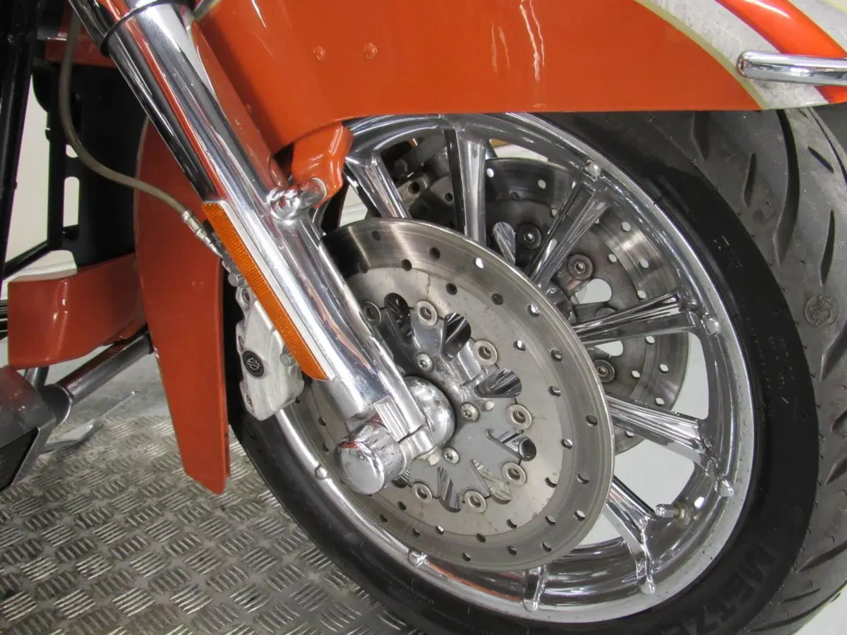 Harley-Davidson 1800 Electra Glide Ultra Classic (2009 - 11) - FLHTCUSE (11)