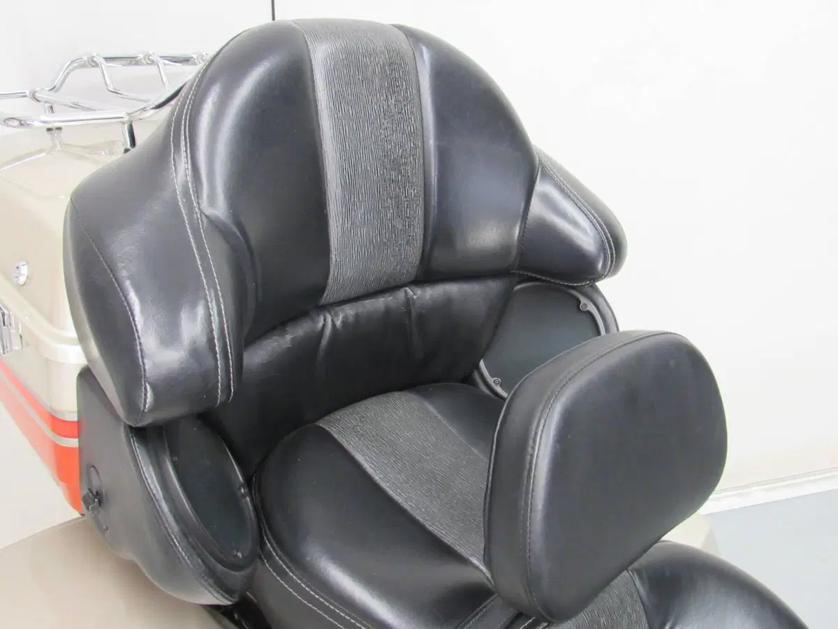 Harley-Davidson 1800 Electra Glide Ultra Classic (2009 - 11) - FLHTCUSE (14)