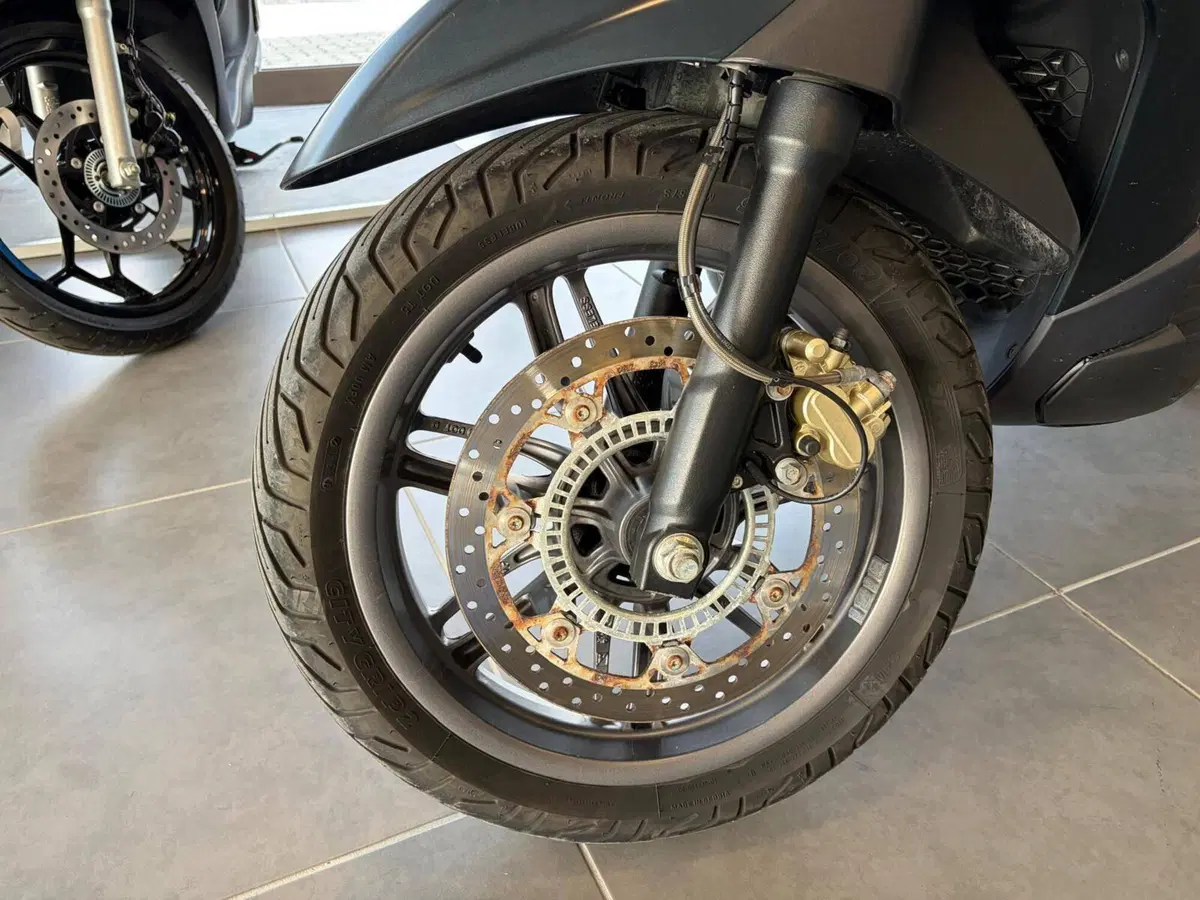 Piaggio Beverly 400 S ABS-ASR (2021 - 24) (13)