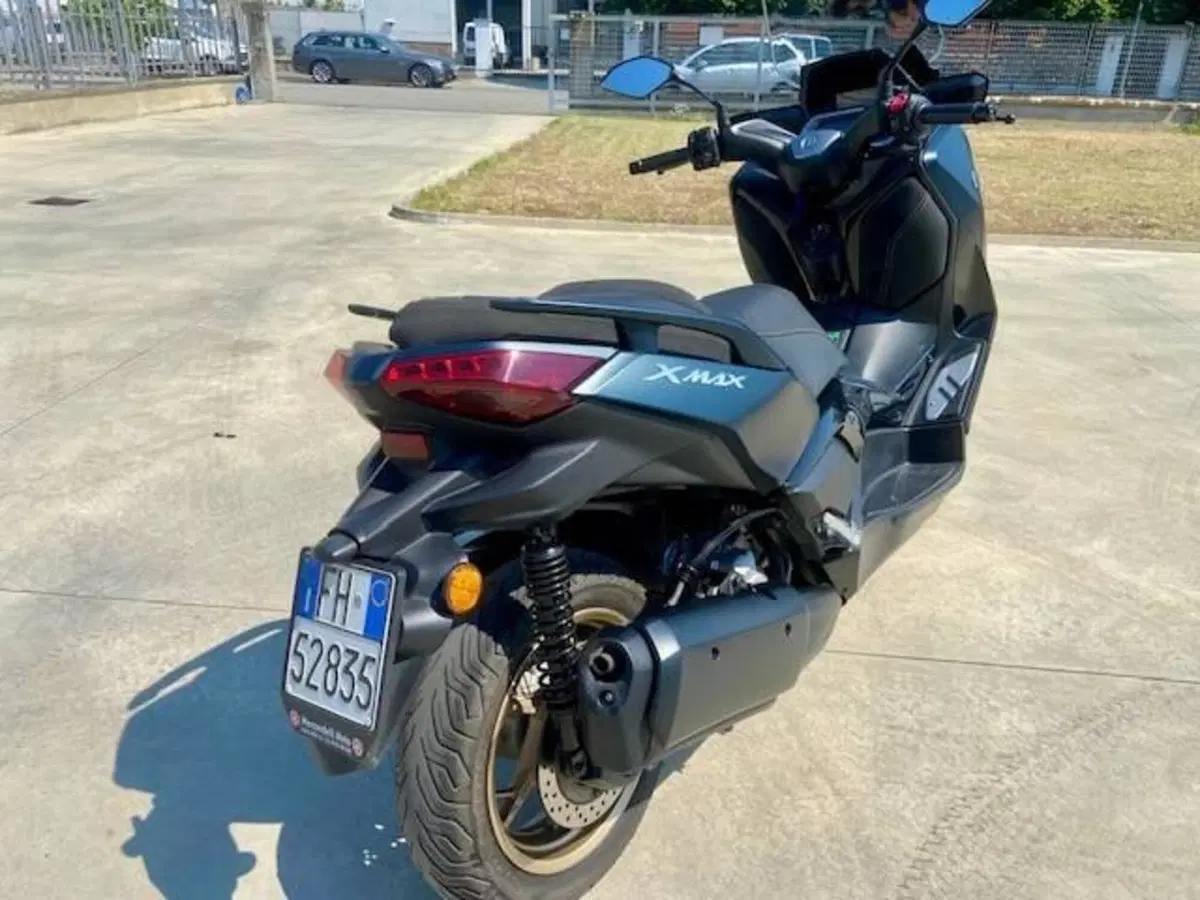 Yamaha X-Max 300 Tech Max (2021 - 24) (5)