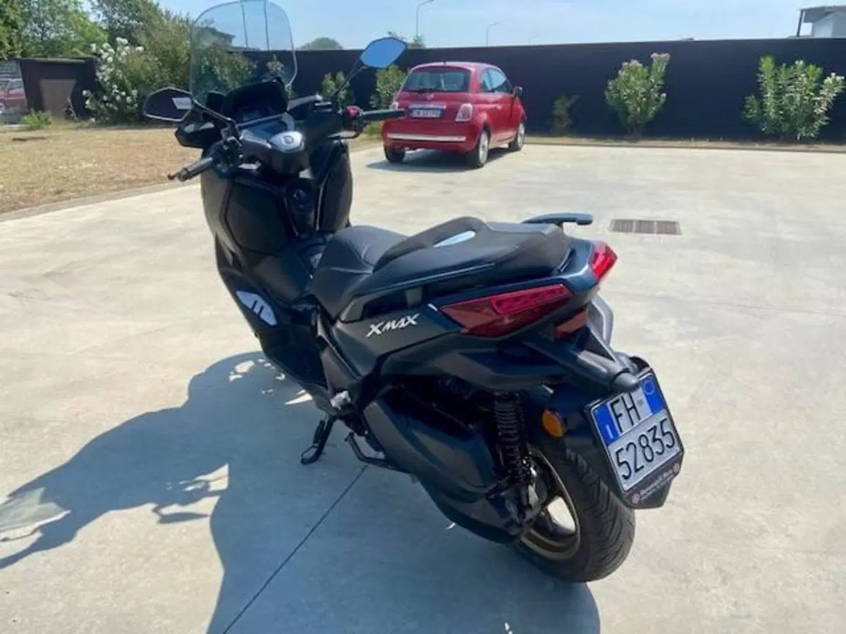 Yamaha X-Max 300 Tech Max (2021 - 24) (6)