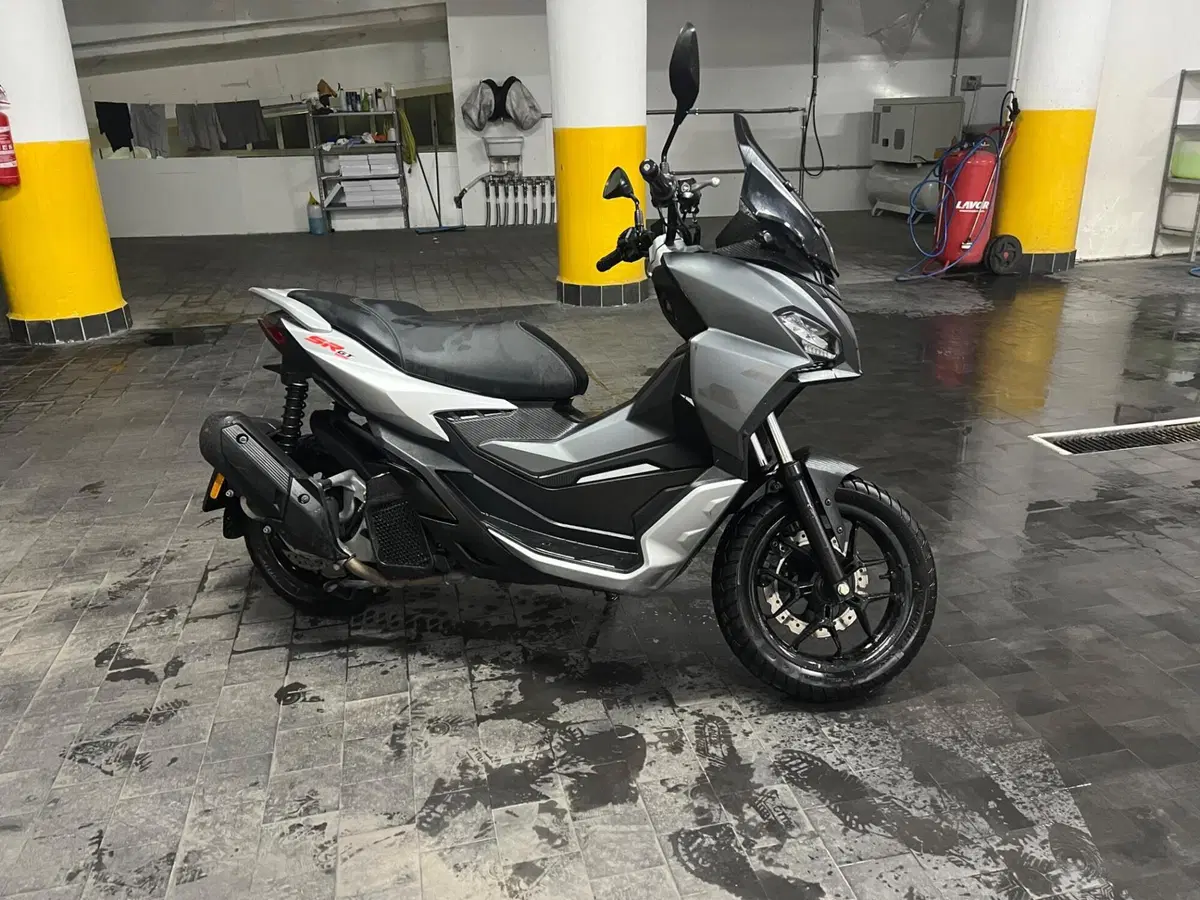Aprilia SR GT 125 (2022 - 24) (3)