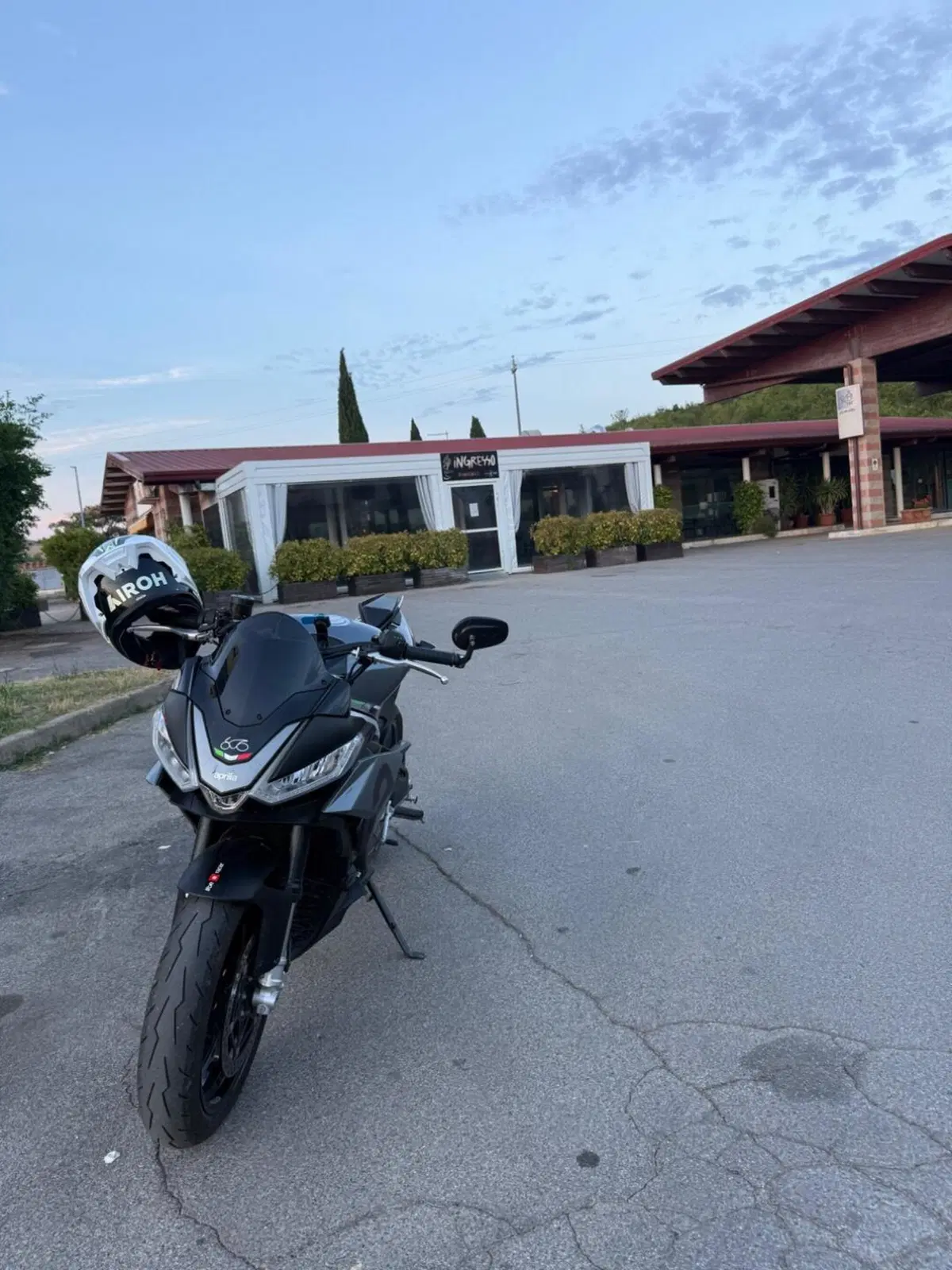 Aprilia Tuono 660 (2021 - 25) (2)